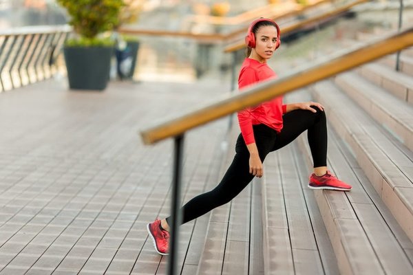 Quels exercices physiques proposer à un chat de race Égyptien Mau pour renforcer sa musculature ?
